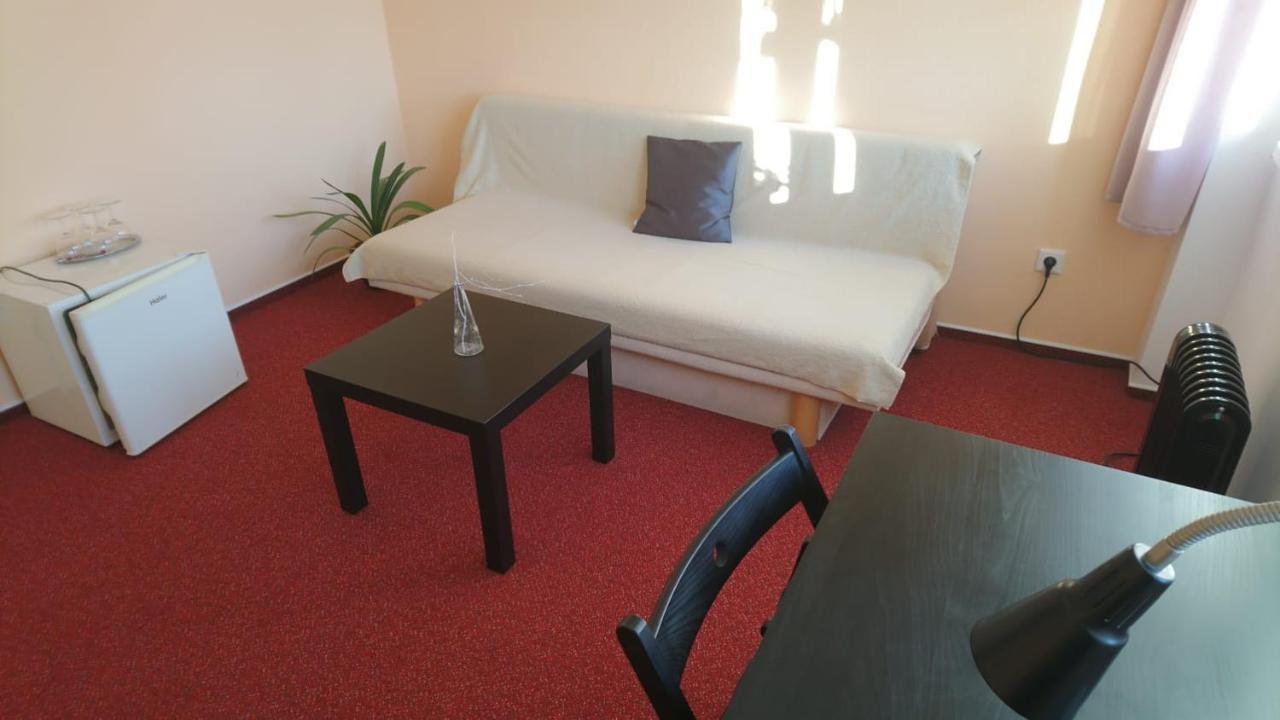 Hotel Srejber Červený Kostelec Zewnętrze zdjęcie