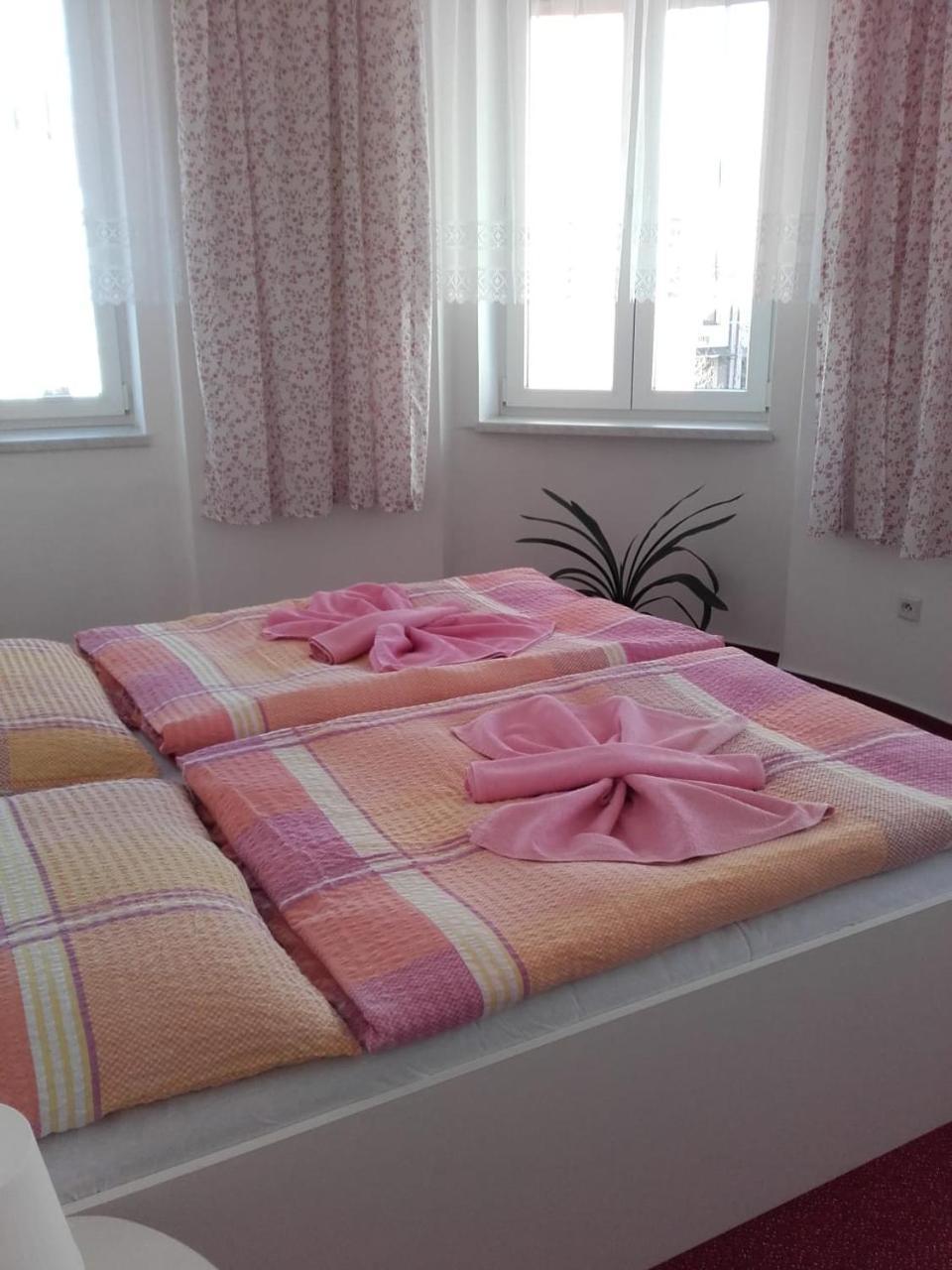 Hotel Srejber Červený Kostelec Zewnętrze zdjęcie